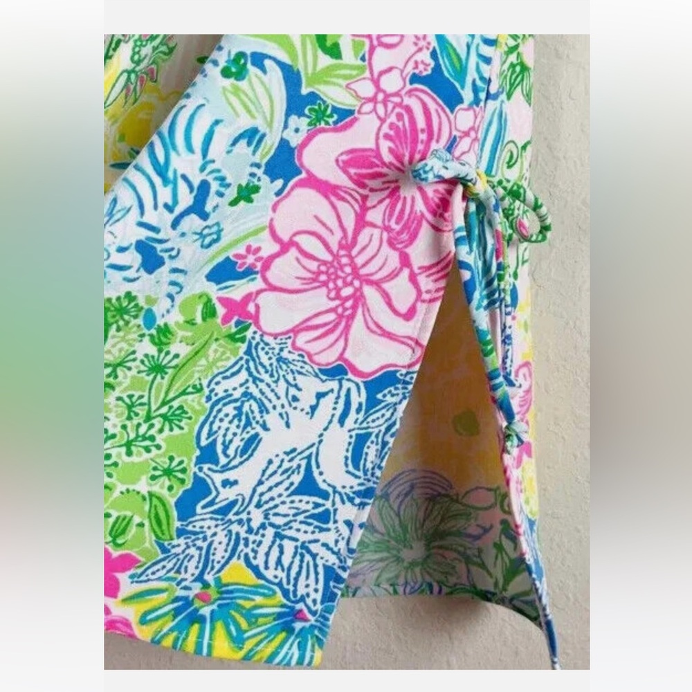 NWT Lilly Pulitzer Donna Tunic Top Multi Colored Floral Cheek To Cheek Zip Up - Picture 3 of 5
